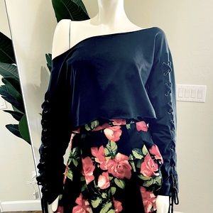 OFF THE SHOULDER TOP